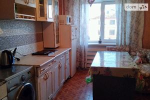 Продается 4-комнатная квартира 65 кв. м в Херсоне