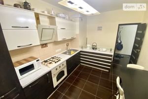 Продается 3-комнатная квартира 65 кв. м в Николаеве