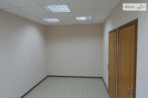 Продається приміщення вільного призначення 30 кв. м в 4-поверховій будівлі