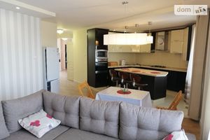 Продается 2-комнатная квартира 110 кв. м в Тернополе