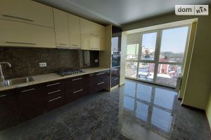 Продается 2-комнатная квартира 65 кв. м в Тернополе