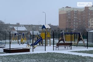 Продается 2-комнатная квартира 65 кв. м в Полтаве