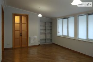 Продається 3-кімнатна квартира 104.2 кв. м у Києві