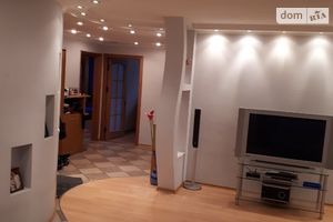 Продается 4-комнатная квартира 85 кв. м в Днепре