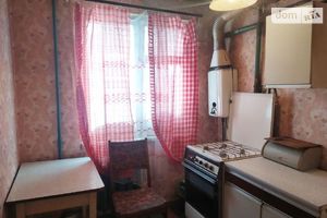 Продається 3-кімнатна квартира 46.4 кв. м у Чернігові