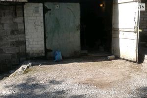 Продается бокс в гаражном комплексе под легковое авто на 24 кв. м