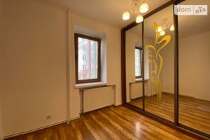Продается 3-комнатная квартира 59 кв. м в Тернополе