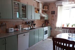 Продается 4-комнатная квартира 127 кв. м в Киеве