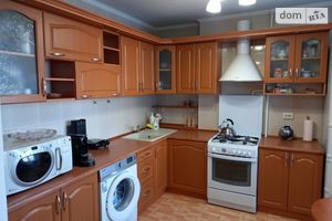 Продается 3-комнатная квартира 75 кв. м в Мариуполе