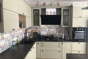 Продается 3-комнатная квартира 122 кв. м в Одессе