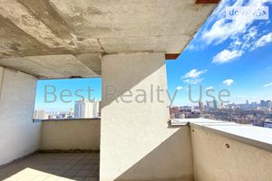 Продается 3-комнатная квартира 195 кв. м в Киеве