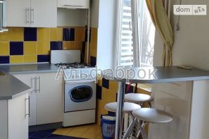 Сдается в аренду 1-комнатная квартира 32 кв. м в Киеве