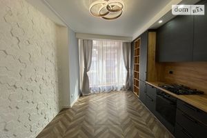 Продается 1-комнатная квартира 41 кв. м в Ивано-Франковске