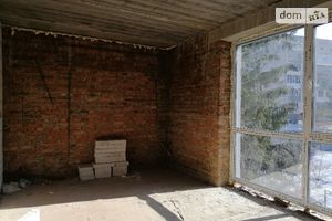 Продається 2-кімнатна квартира 71.6 кв. м у Тернополі