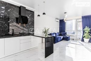 Продается 2-комнатная квартира 50 кв. м в Киеве