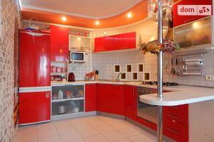 Продается 3-комнатная квартира 90 кв. м в Харькове