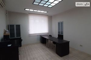 Сдается в аренду офис 60 кв. м в нежилом помещении в жилом доме