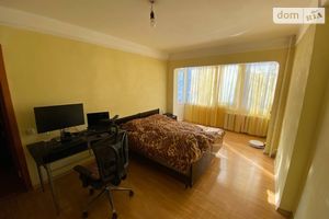 Продается 2-комнатная квартира 47 кв. м в Киеве