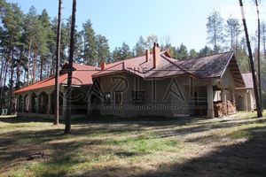 Продается одноэтажный дом 750 кв. м с верандой
