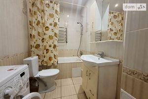Продается 1-комнатная квартира 40 кв. м в Чернигове