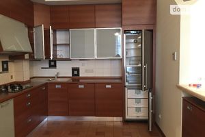 Сдается в аренду 3-комнатная квартира 104 кв. м в Киеве