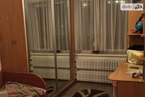 Продается 3-комнатная квартира 64 кв. м в Днепре