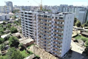 Продається 1-кімнатна квартира 38.5 кв. м у Чернігові