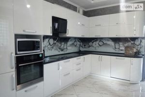 Продается дом на 2 этажа 270 кв. м с бассейном