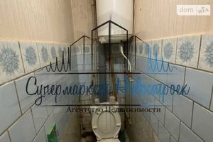 Продается 3-комнатная квартира 73 кв. м в Полтаве