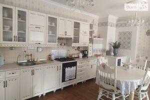 Продається будинок 2 поверховий 299 кв. м з балконом