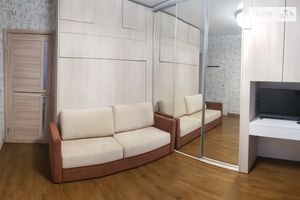 Продается 1-комнатная квартира 43.2 кв. м в Киеве
