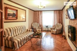 Сдается в аренду 4-комнатная квартира 95 кв. м в Киеве