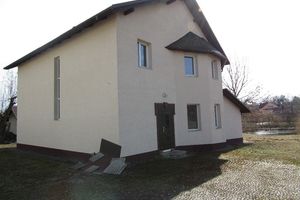 Продается дом на 2 этажа 250 кв. м с бассейном
