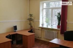 Сдается в аренду офис 90 кв. м в торгово-офисном центре