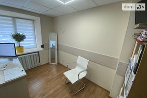 Сдается в аренду офис 350 кв. м в нежилом помещении в жилом доме