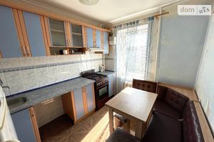 Продается 2-комнатная квартира 49 кв. м в Ровно