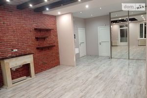 Продается 4-комнатная квартира 110 кв. м в Киеве