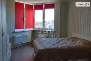 Продается 3-комнатная квартира 82 кв. м в Киеве