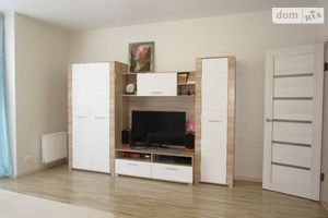 Продается 1-комнатная квартира 49.8 кв. м в Киеве