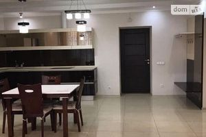 Продается 3-комнатная квартира 90 кв. м в Днепре