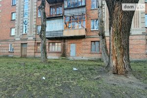 Продається нежитлове приміщення в житловому будинку 68 кв. м в 4-поверховій будівлі