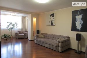 Продается 3-комнатная квартира 74 кв. м в Черкассах