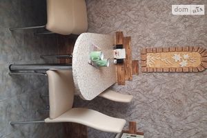 Продается 3-комнатная квартира 68 кв. м в Чернигове