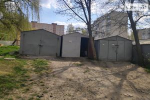 Продається окремий гараж під легкове авто на 12 кв. м