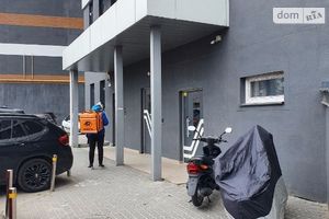Продается офис 420 кв. м в нежилом помещении в жилом доме