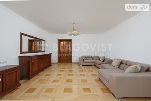 Продается 4-комнатная квартира 122 кв. м в Киеве