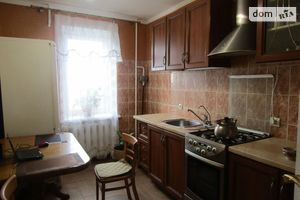 Продается 4-комнатная квартира 81 кв. м в Вышгороде