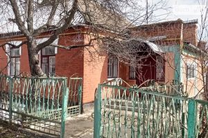 Продается одноэтажный дом 53.4 кв. м с беседкой