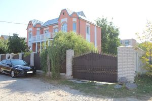 Продається будинок 2 поверховий 262 кв. м з терасою