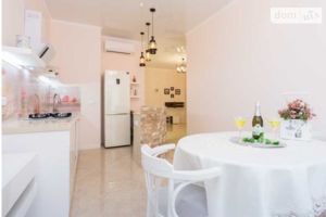 Продається 3-кімнатна квартира 81 кв. м у Одесі